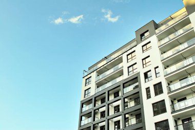  Modern, lüks apartman binası.