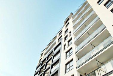  Modern, lüks apartman binası.