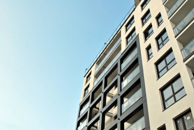  Modern, lüks apartman binası.