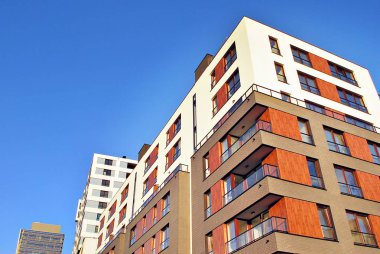  Modern, lüks apartman binası.