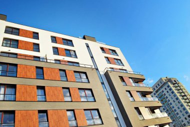  Modern, lüks apartman binası.