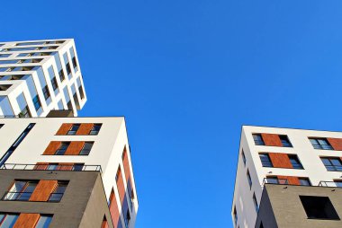  Modern, lüks apartman binası.