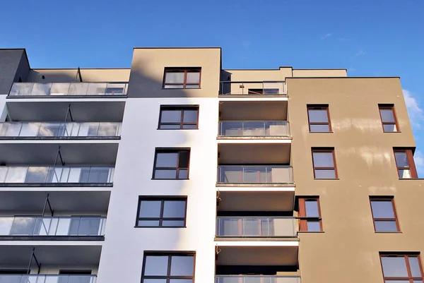 현대의 고급 아파트 건물 — 스톡 사진