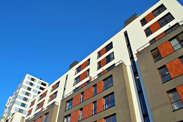  Modern, lüks apartman binası.