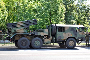 Varşova'daki askeri geçit töreni