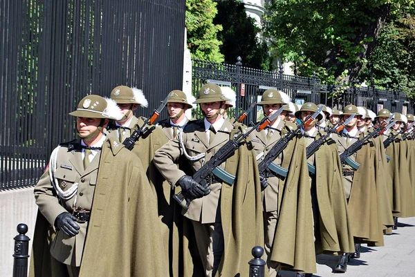 Militärparad i Warszawa — Stockfoto