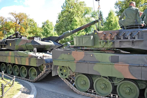 Varşova'daki askeri geçit töreni