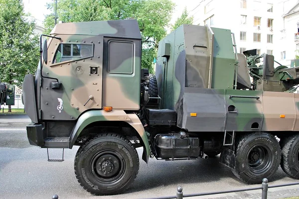 Varşova'daki askeri geçit töreni