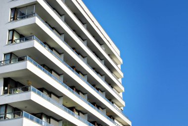  Modern, lüks apartman binası.