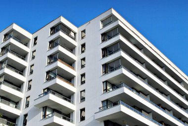  Modern, lüks apartman binası.