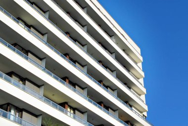  Modern, lüks apartman binası.