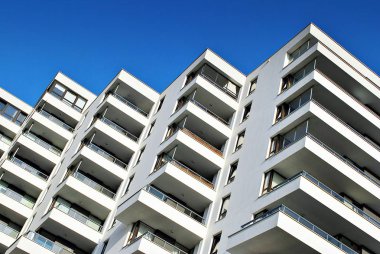  Modern, lüks apartman binası.