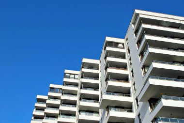  Modern, lüks apartman binası.