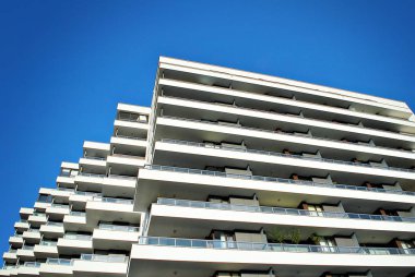  Modern, lüks apartman binası.