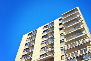  Modern, lüks apartman binası.