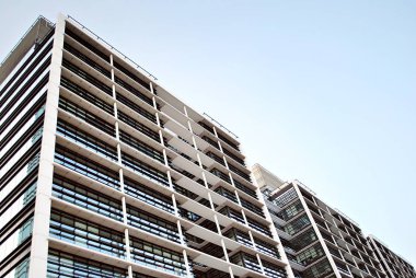  Modern, lüks apartman binası.