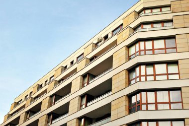  Modern, lüks apartman binası.