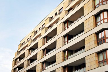  Modern, lüks apartman binası.