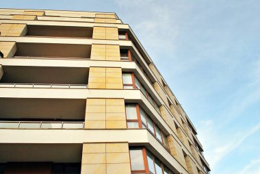  Modern, lüks apartman binası.