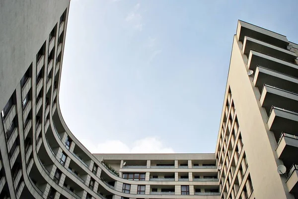 Modern, lyxig lägenhet byggnad — Stockfoto