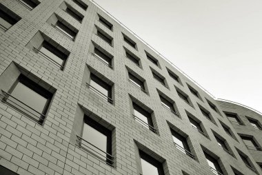 Modern ofis binası. Siyah ve beyaz.