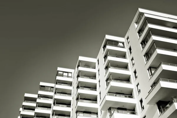 Modern, Luxury Apartment Building.Black and white. — Stock Photo, Image