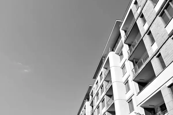 Modern, Luxury Apartment Building.Black and white. — Stock Photo, Image