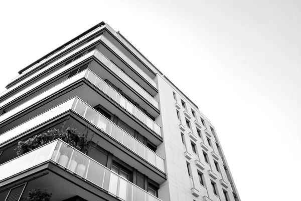Moderní, luxusní byt Building.Black a bílá. — Stock fotografie