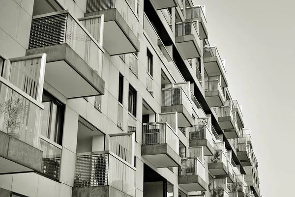 Moderno, Apartamento de luxo Building.Black e branco . — Fotografia de Stock