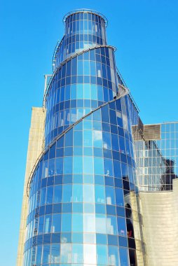 Modern ofis binası. Modern binanın mimari detaylar