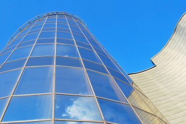 Modern ofis binası. Modern binanın mimari detaylar