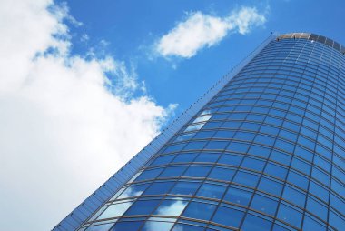 Modern ofis binası. Modern binanın mimari detaylar