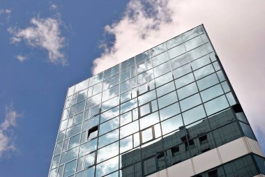 Modern ofis binası. Modern binanın mimari detaylar