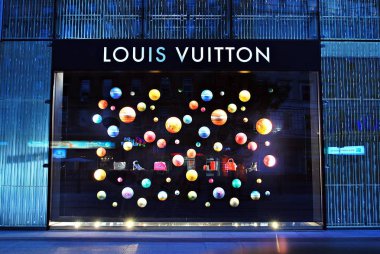 Louis Vuitton mağaza. Kadınlar için çanta,