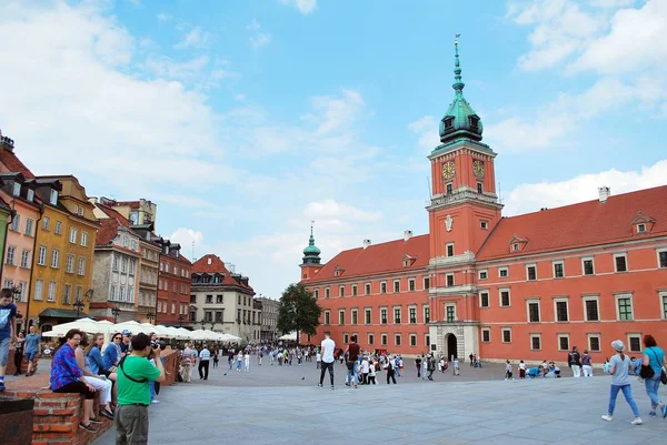 Tipik eski evler içinde merkezi in The Old Town Varşova