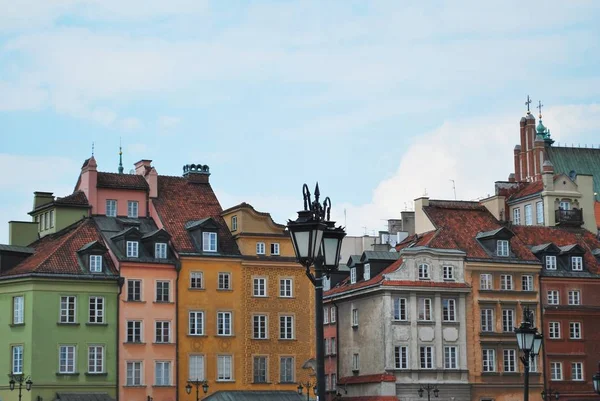 Typical old houses in the center of The Old Town of Warsaw — Stock Photo, Image