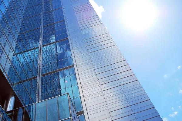 Modern ofis binası. Modern binanın mimari detaylar