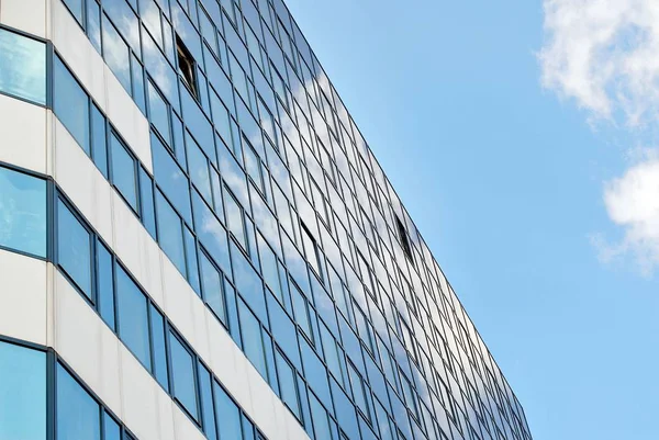 Modern ofis binası. Modern binanın mimari detaylar