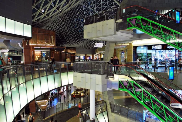 Interior of the Zlote Tarasy shopping centre — Stock Photo, Image