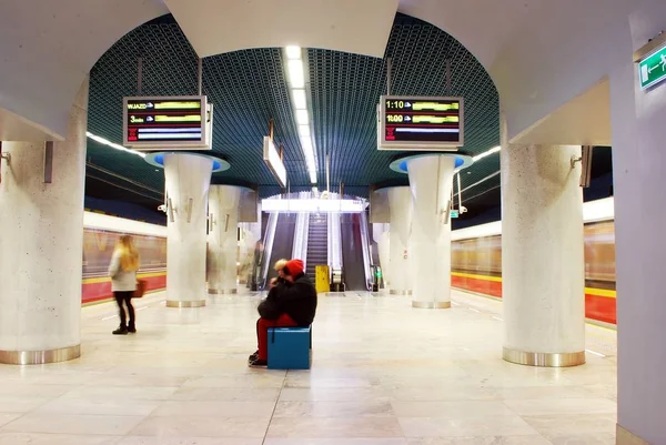 Варшавская станция метро — стоковое фото