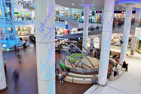 Galaxiezentrum ist das größte Einkaufszentrum — Stockfoto