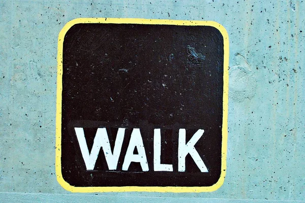 Yaratıcı çizim beton zemin üzerine. Özgürlük kavramı