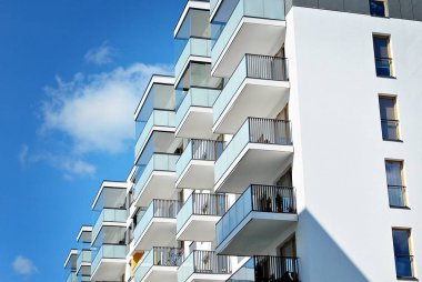  Modern, lüks apartman binası.