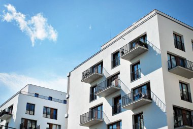  Modern, lüks apartman binası.