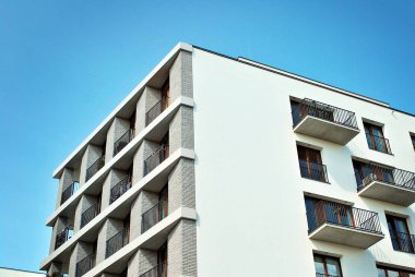  Modern, lüks apartman binası.