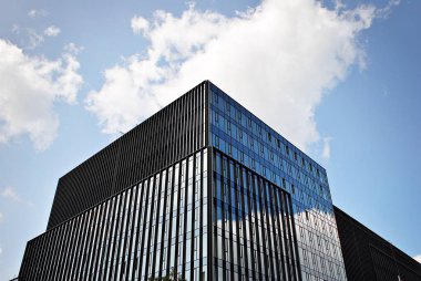  Modern, lüks apartman binası.