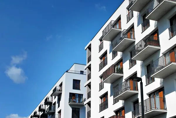  Modern, lüks apartman binası.