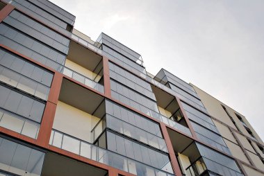 Modern, lüks apartman binası..