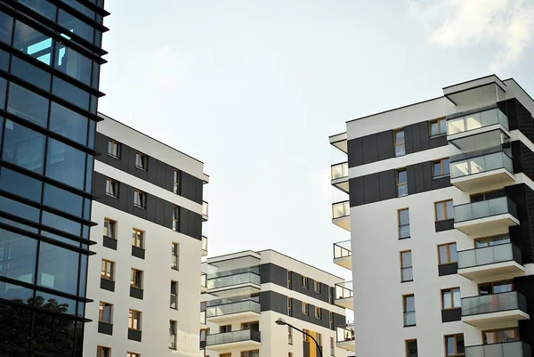 Modern, luxe appartementengebouw. — Stockfoto