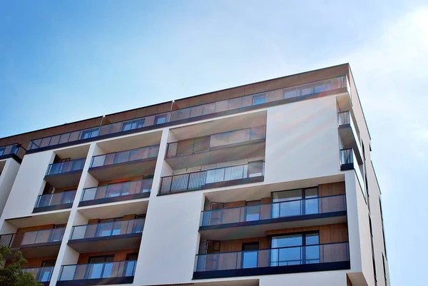 Modern, lüks apartman binası..